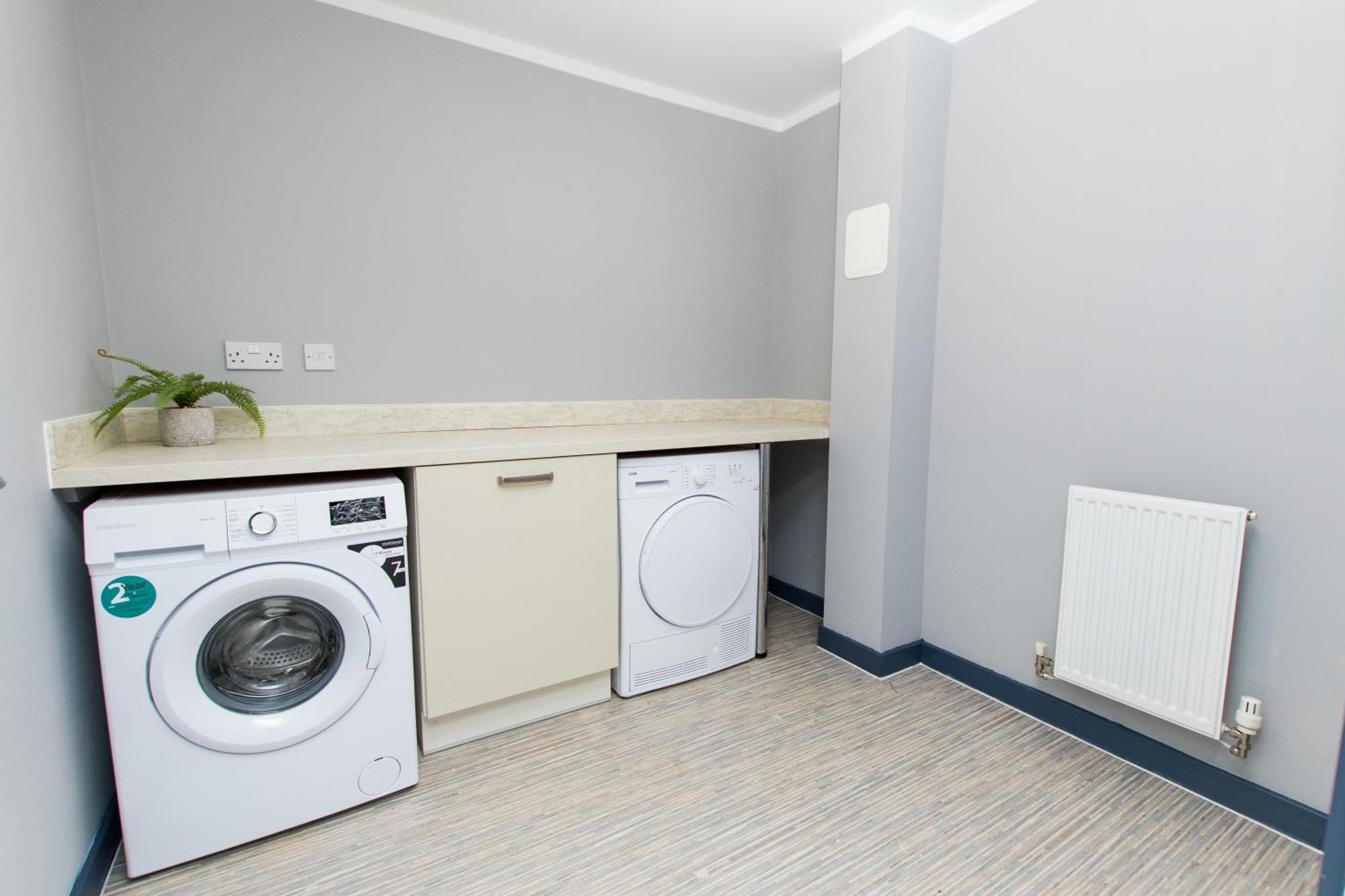 Free Parking 3 Bedroom House In Нотингам Екстериор снимка